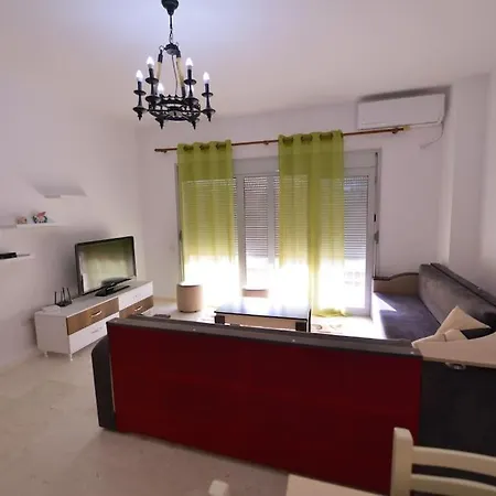 Beachside Hill Apartment *