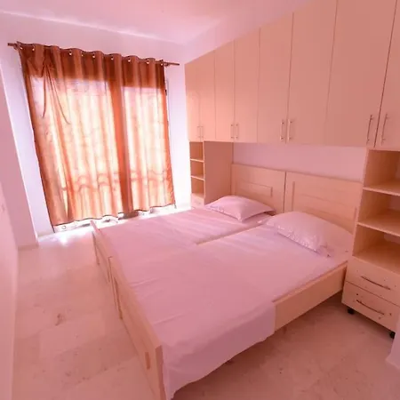 Beachside Hill Apartment Vlore