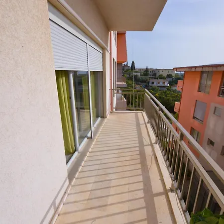 Beachside Hill *
