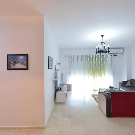 Beachside Hill * Vlorë